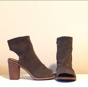 Ugg Valencia Toe High Heel